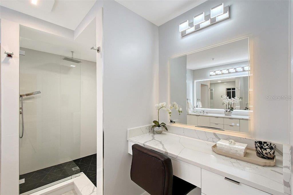 Image 27 of 47 For 650 Golden Gate Point 403