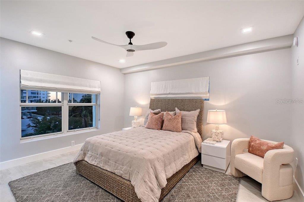 Image 29 of 47 For 650 Golden Gate Point 403