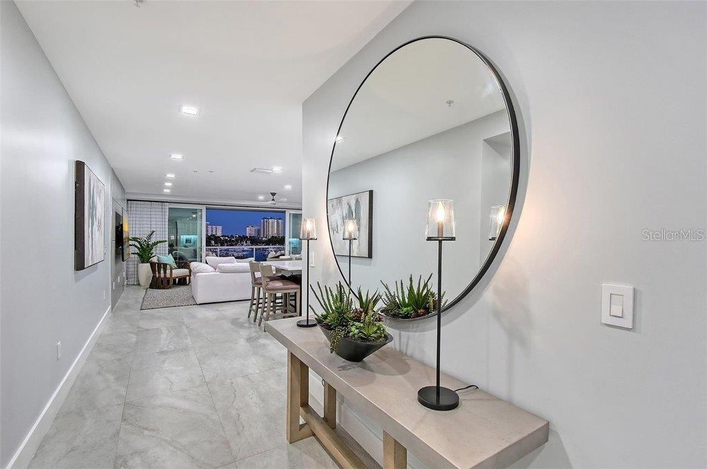 Image 7 of 47 For 650 Golden Gate Point 403