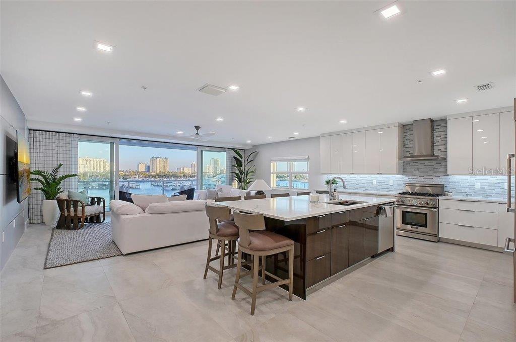 Image 8 of 47 For 650 Golden Gate Point 403