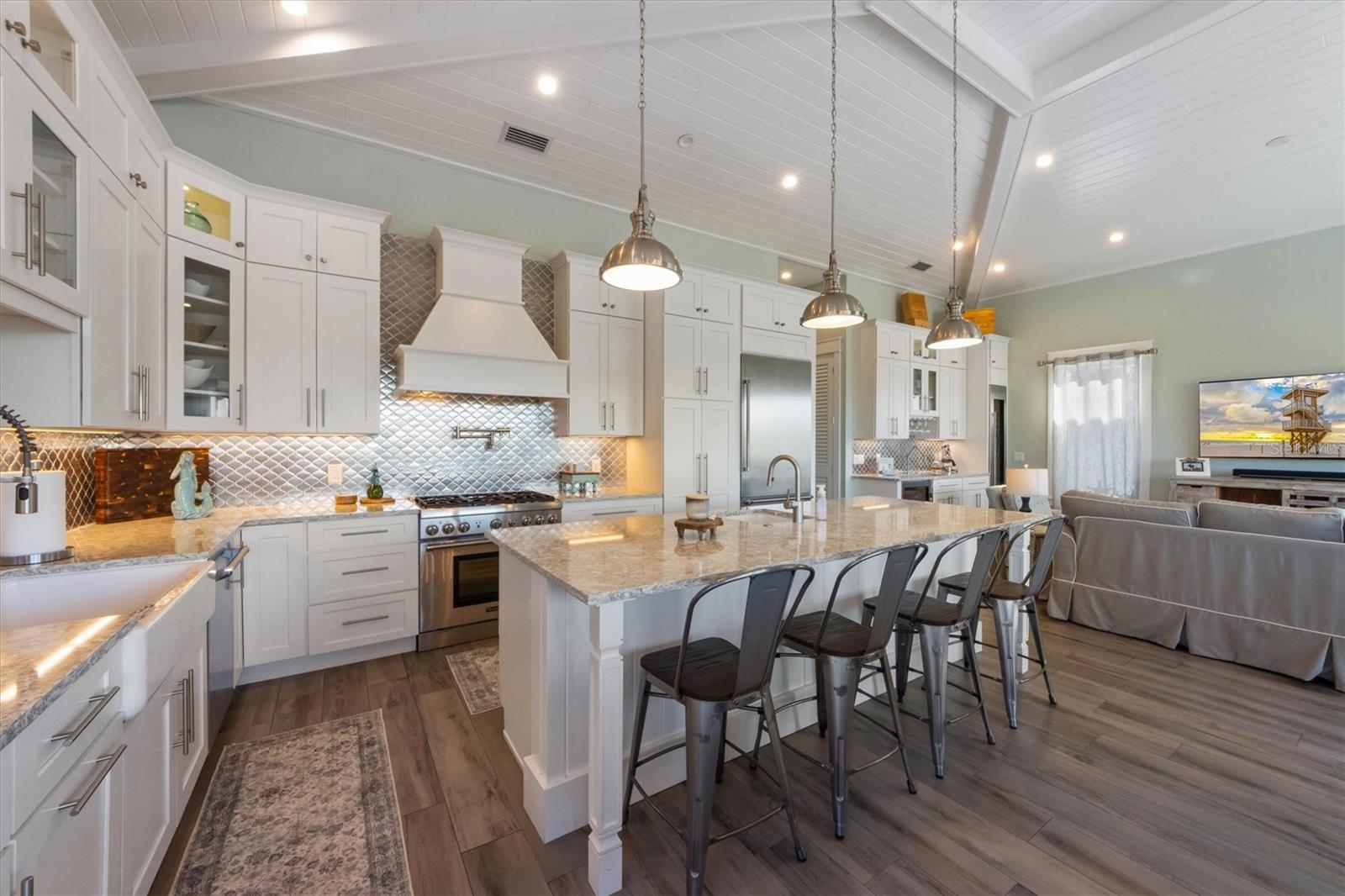 Listing photo id 18 for 108 Magnolia Avenue