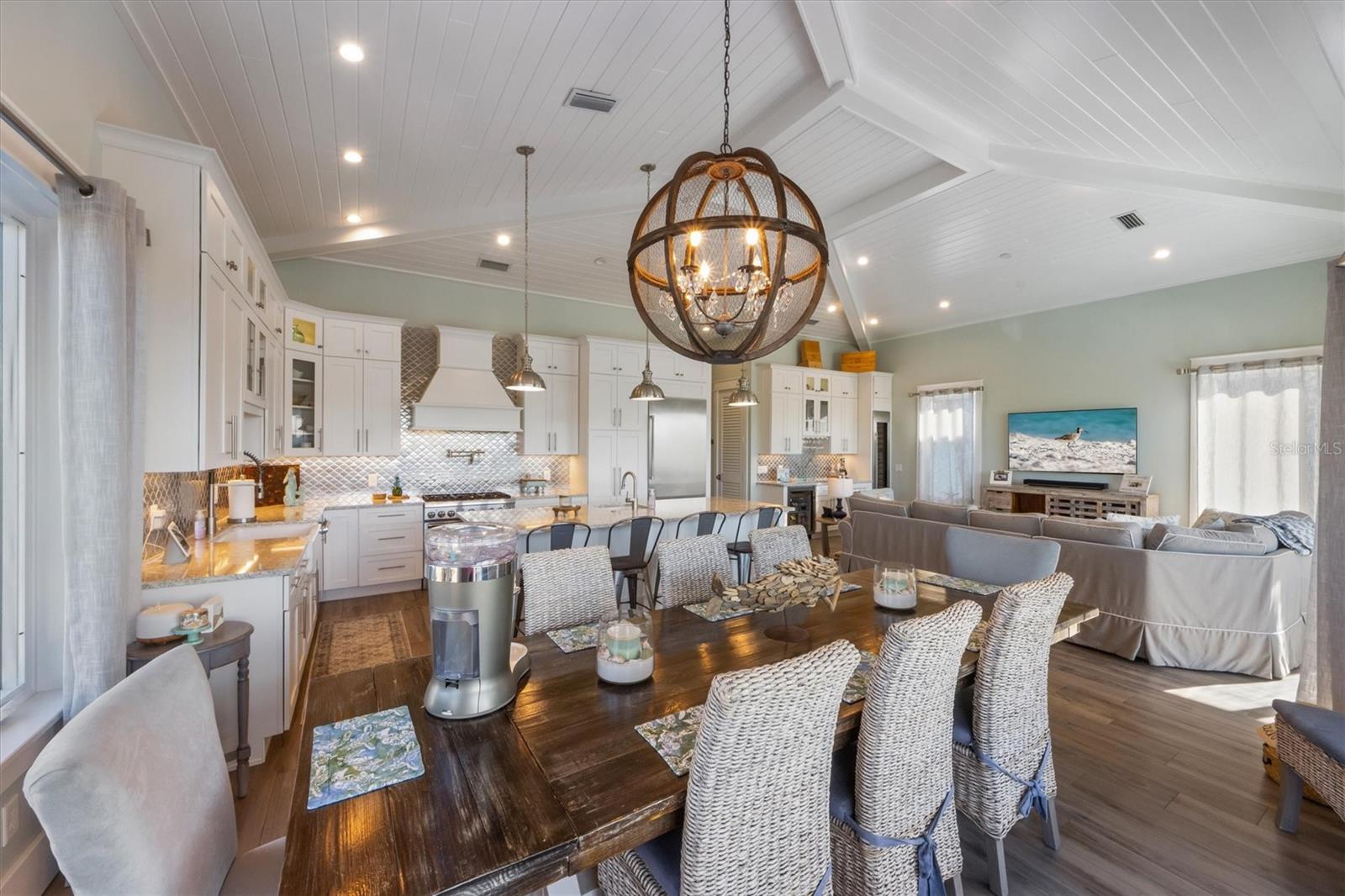 Listing photo id 21 for 108 Magnolia Avenue