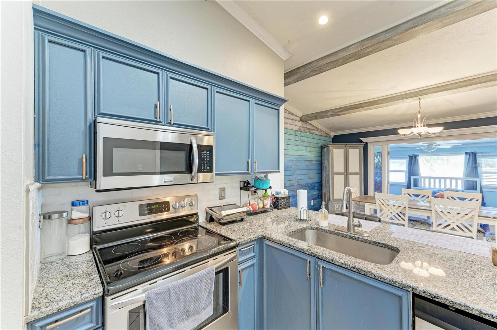 Image 15 of 54 For 3810 39th Ave W