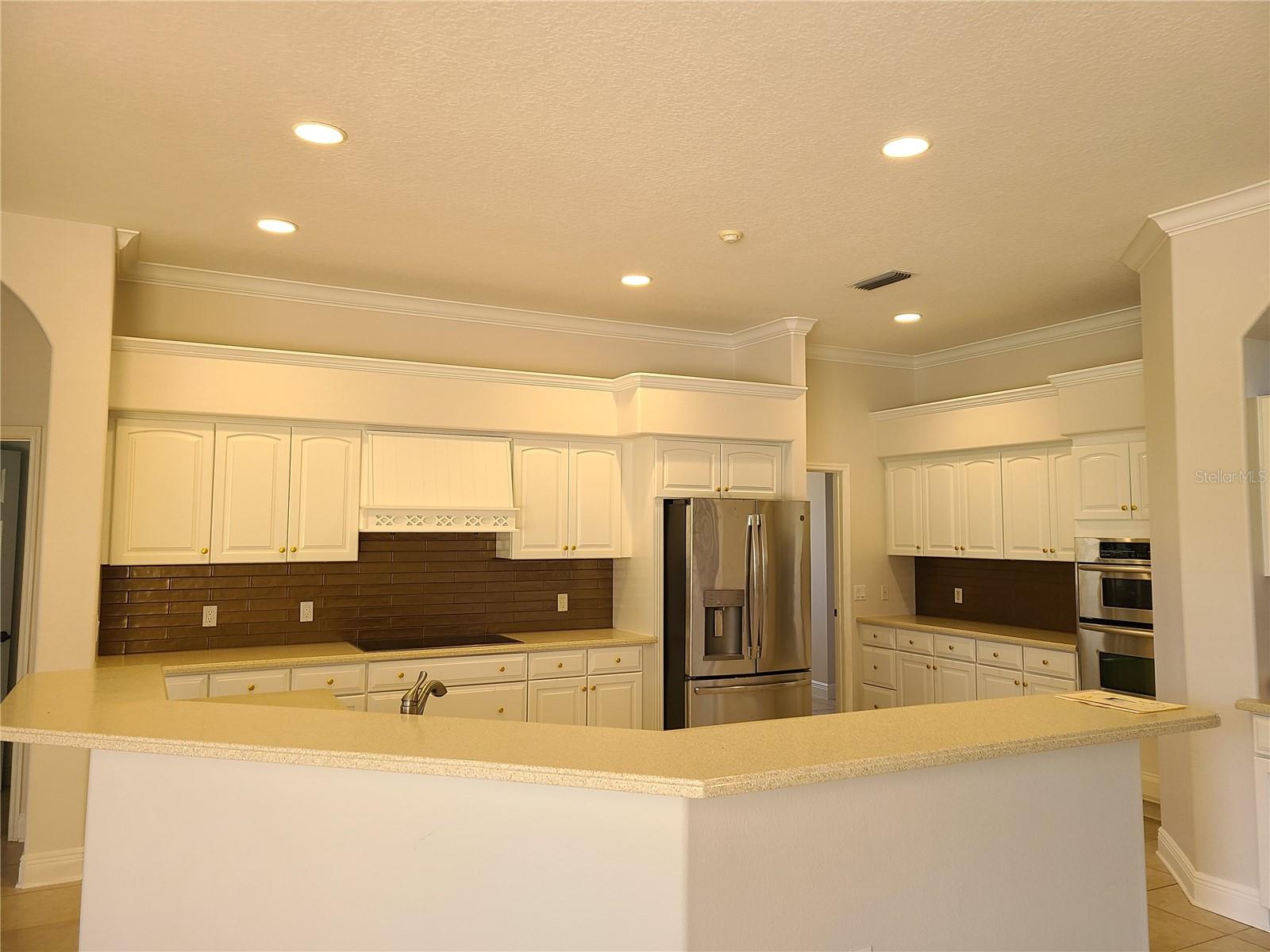 Image 18 of 35 For 9996 Cherry Hills Avenue Circle