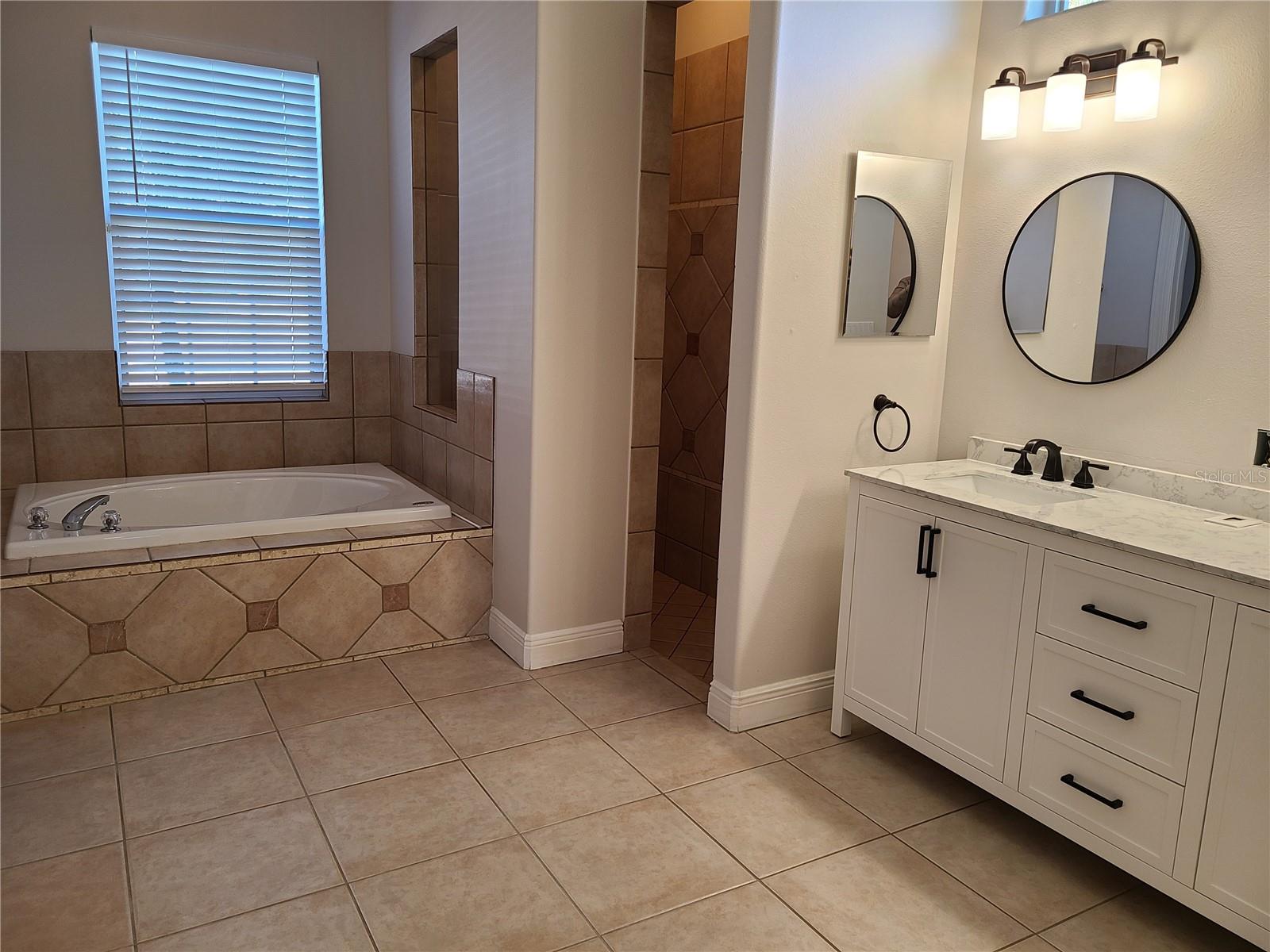 Image 27 of 35 For 9996 Cherry Hills Avenue Circle