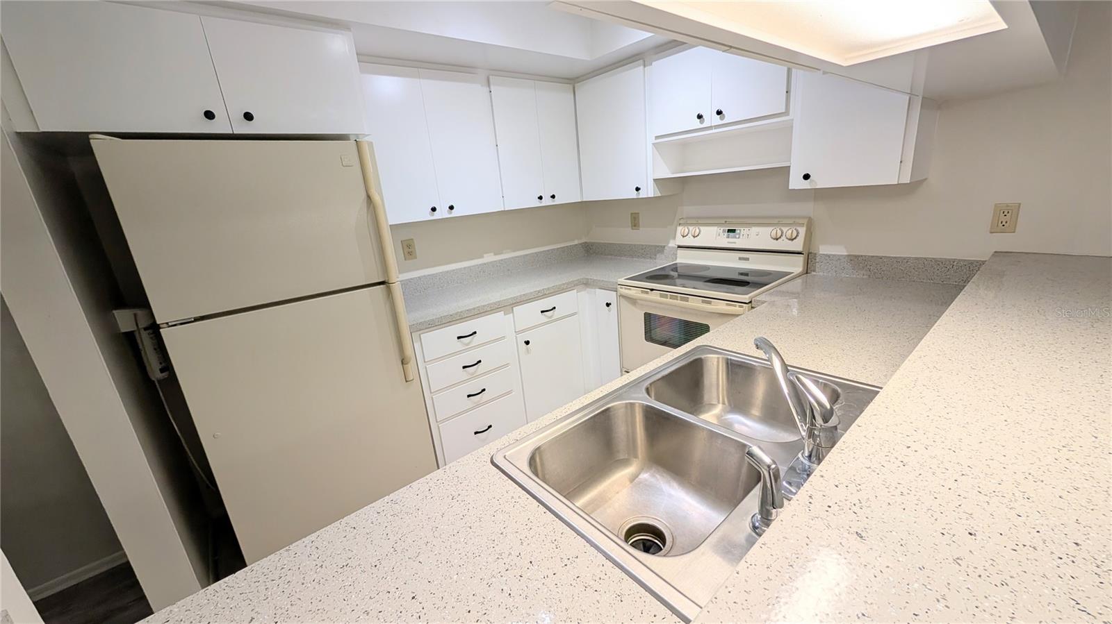 Image 5 of 26 For 2311 Beneva Terrace 2276