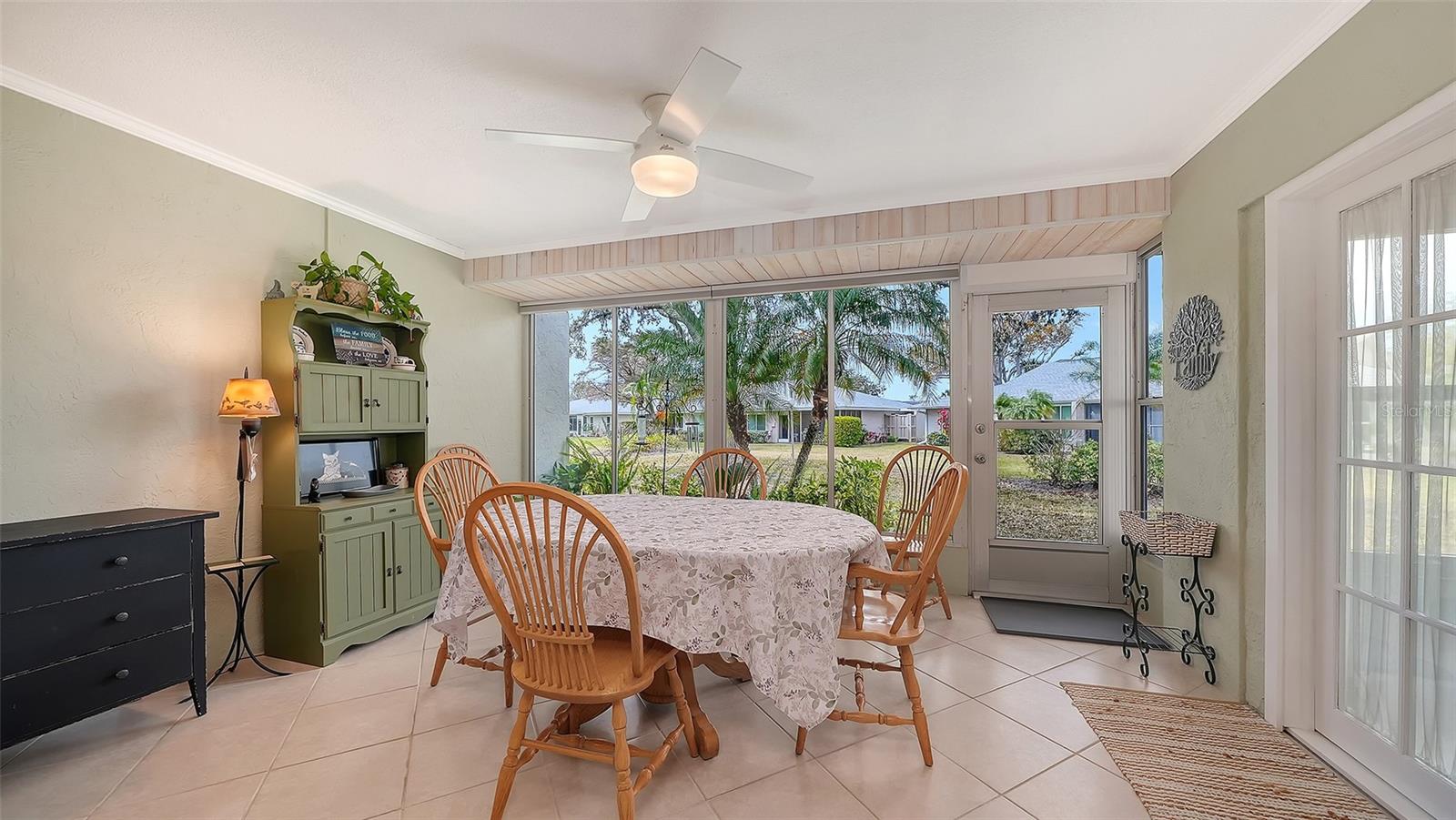 Image 12 of 35 For 4312 Dresden Lane 1