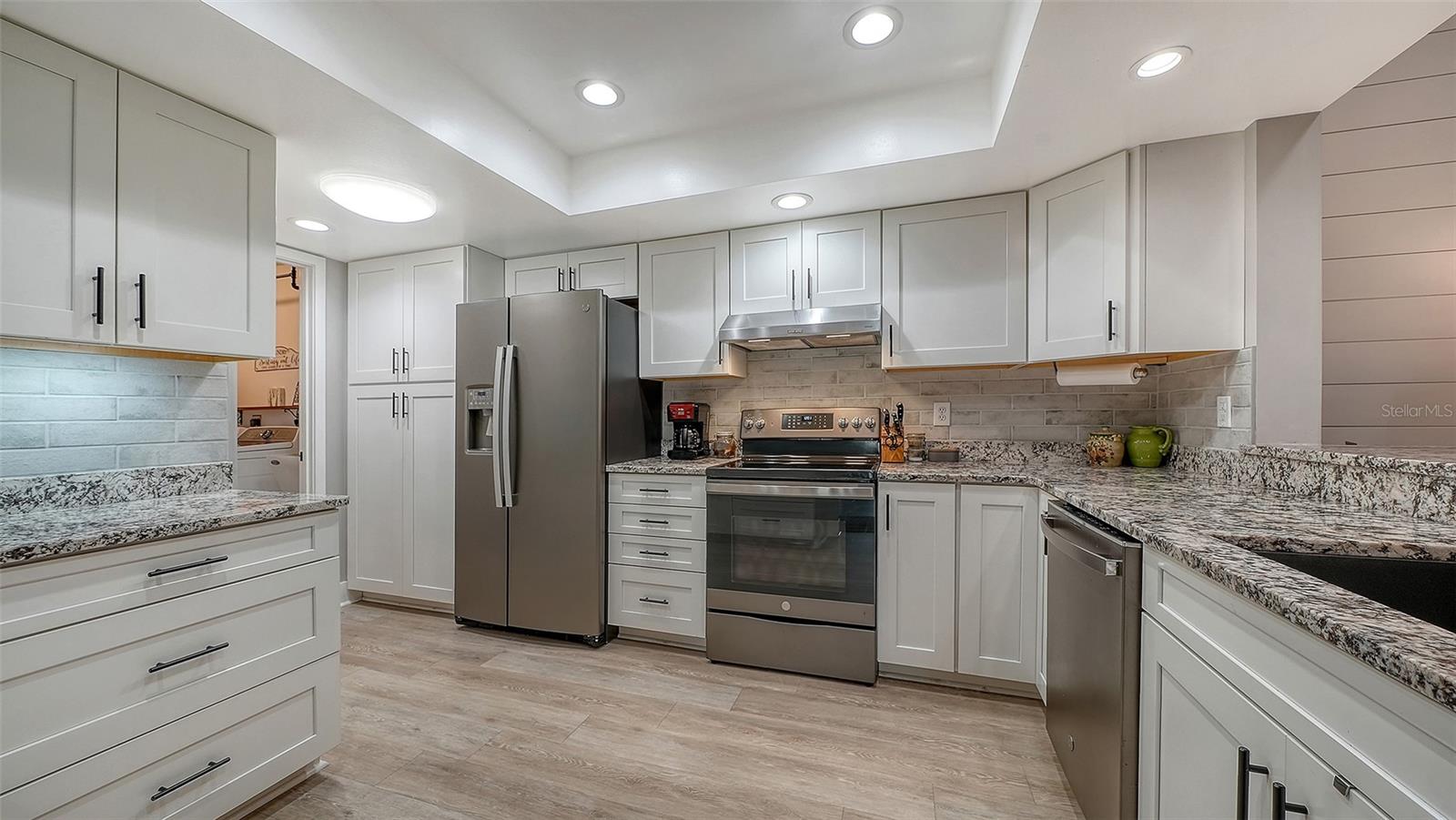 Image 4 of 35 For 4312 Dresden Lane 1