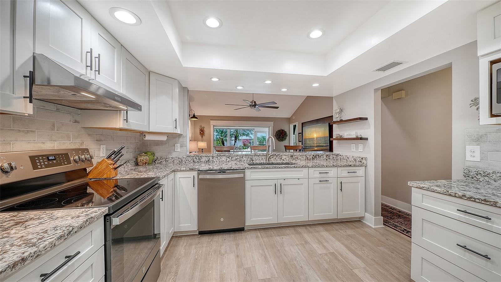 Image 5 of 35 For 4312 Dresden Lane 1