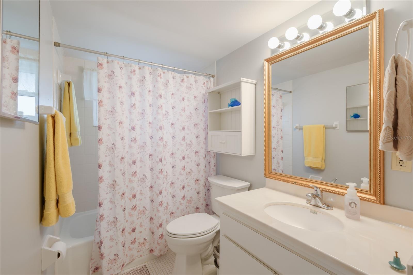 Image 23 of 43 For 6080 Red Maple Road 708