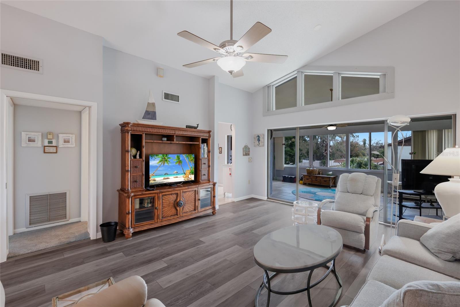 Image 7 of 43 For 6080 Red Maple Road 708