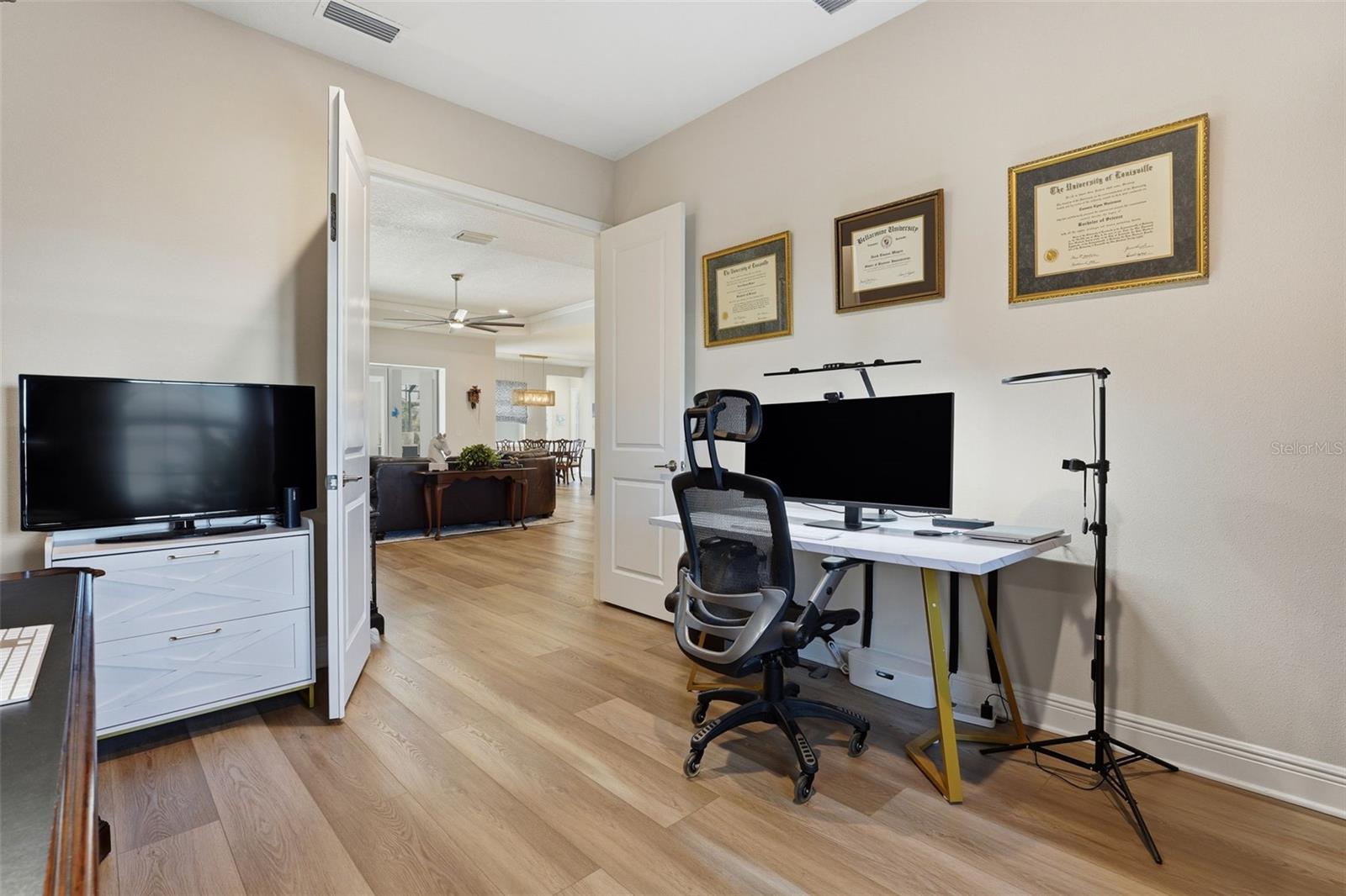 Image 29 of 91 For 14307 Skipping Stone Loop