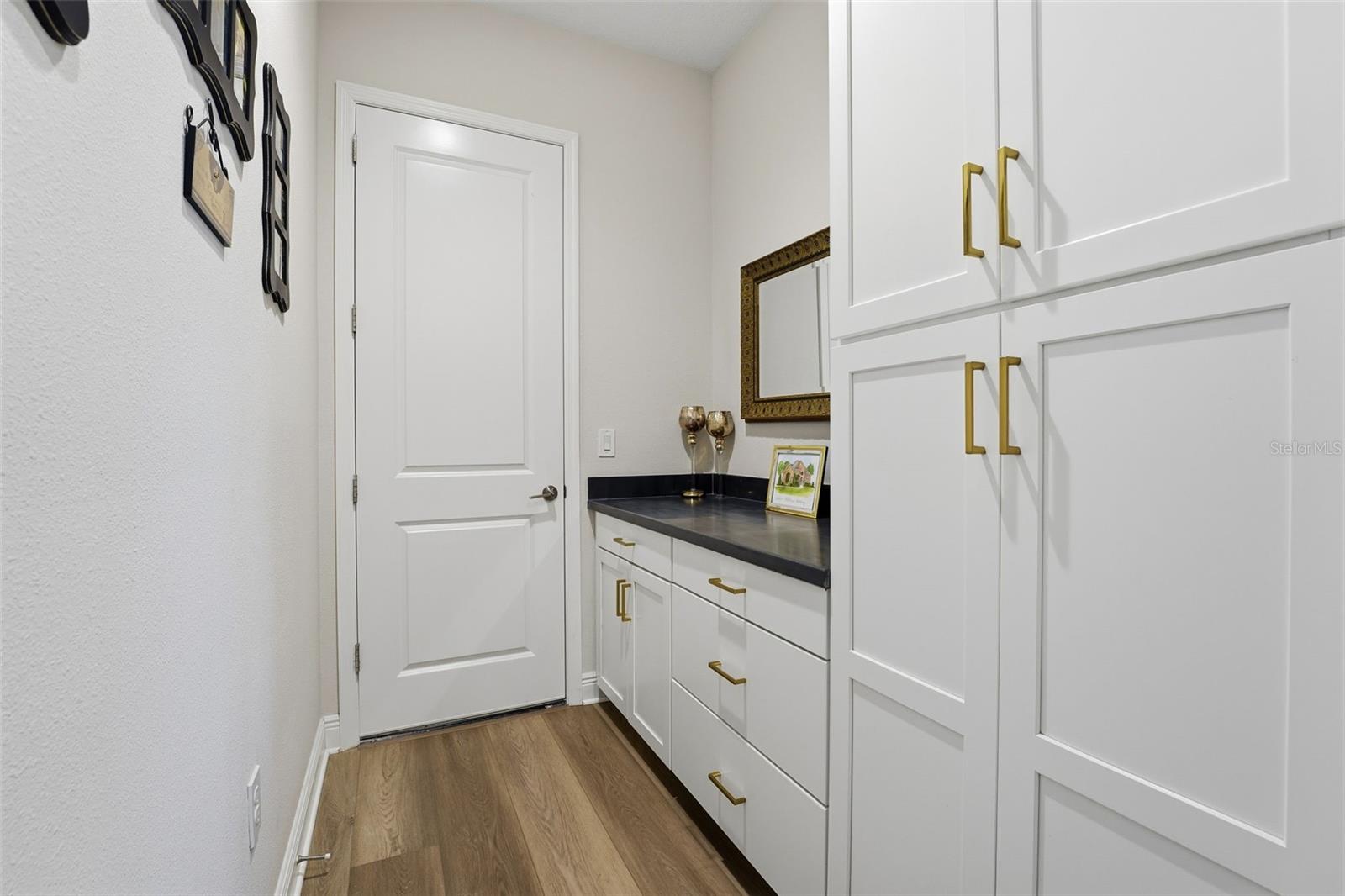 Image 45 of 91 For 14307 Skipping Stone Loop