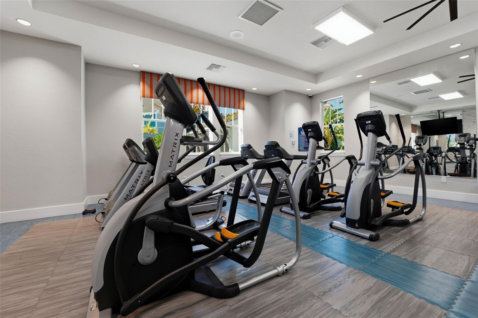 Image 75 of 91 For 14307 Skipping Stone Loop