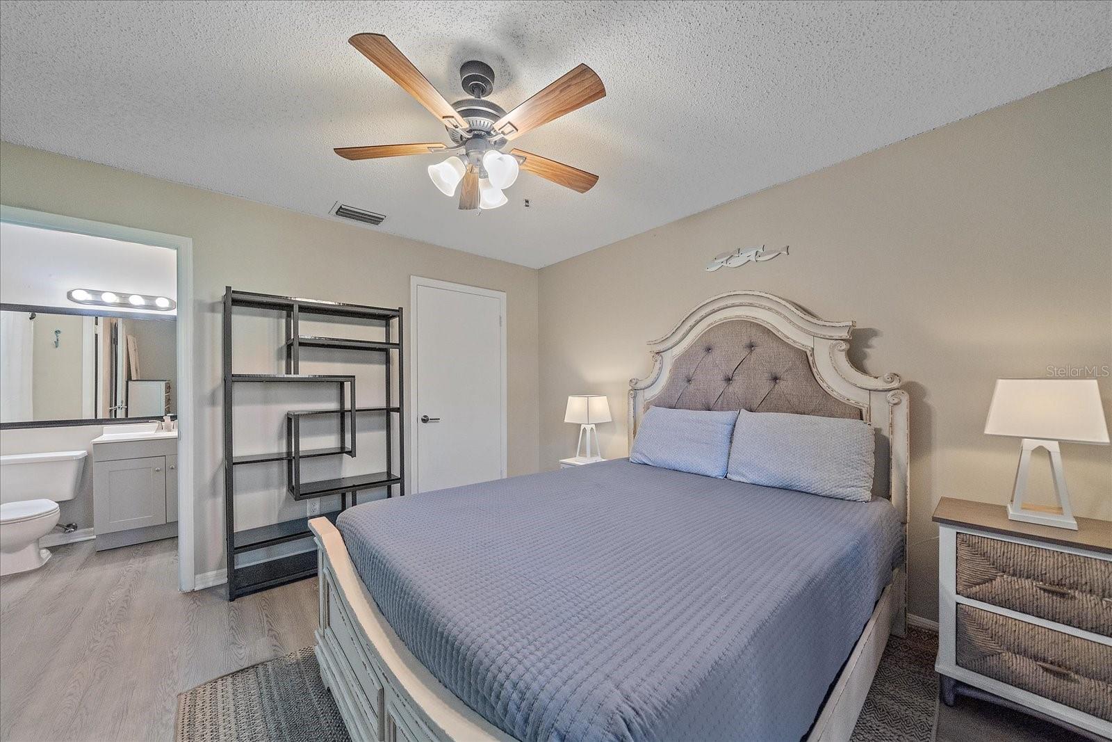 Image 13 of 39 For 4013 Crockers Lake Boulevard 1316