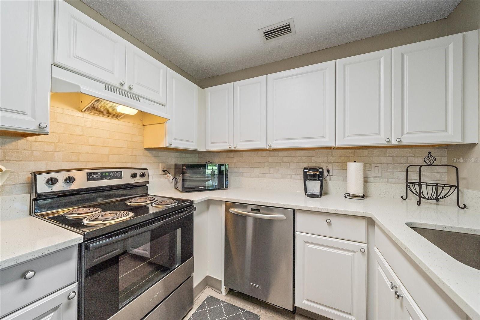 Image 5 of 39 For 4013 Crockers Lake Boulevard 1316