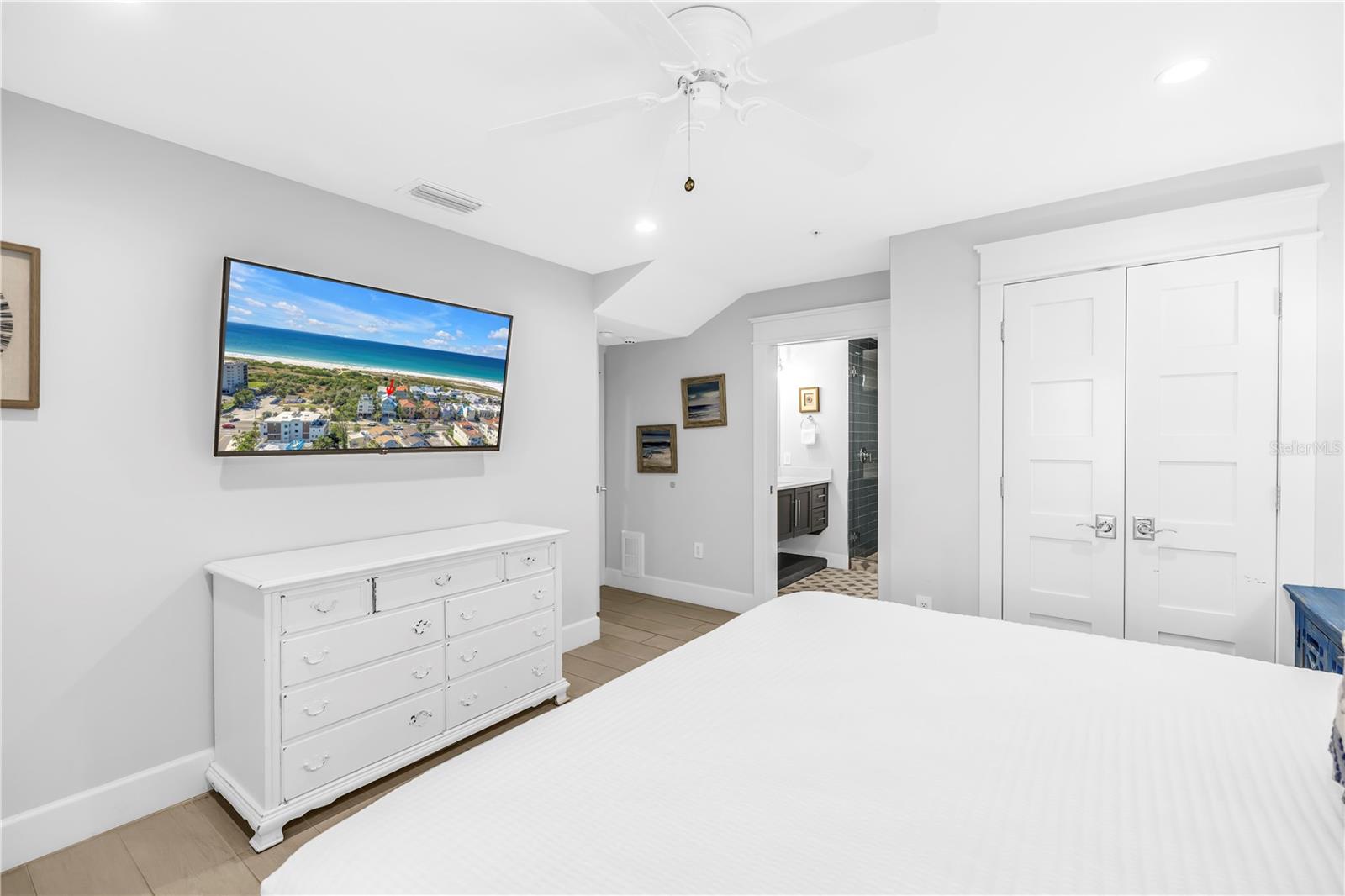 Listing photo id 9 for 316 Beach Road