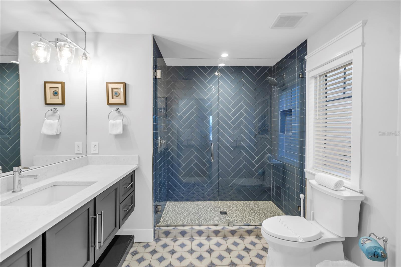 Listing photo id 10 for 316 Beach Road