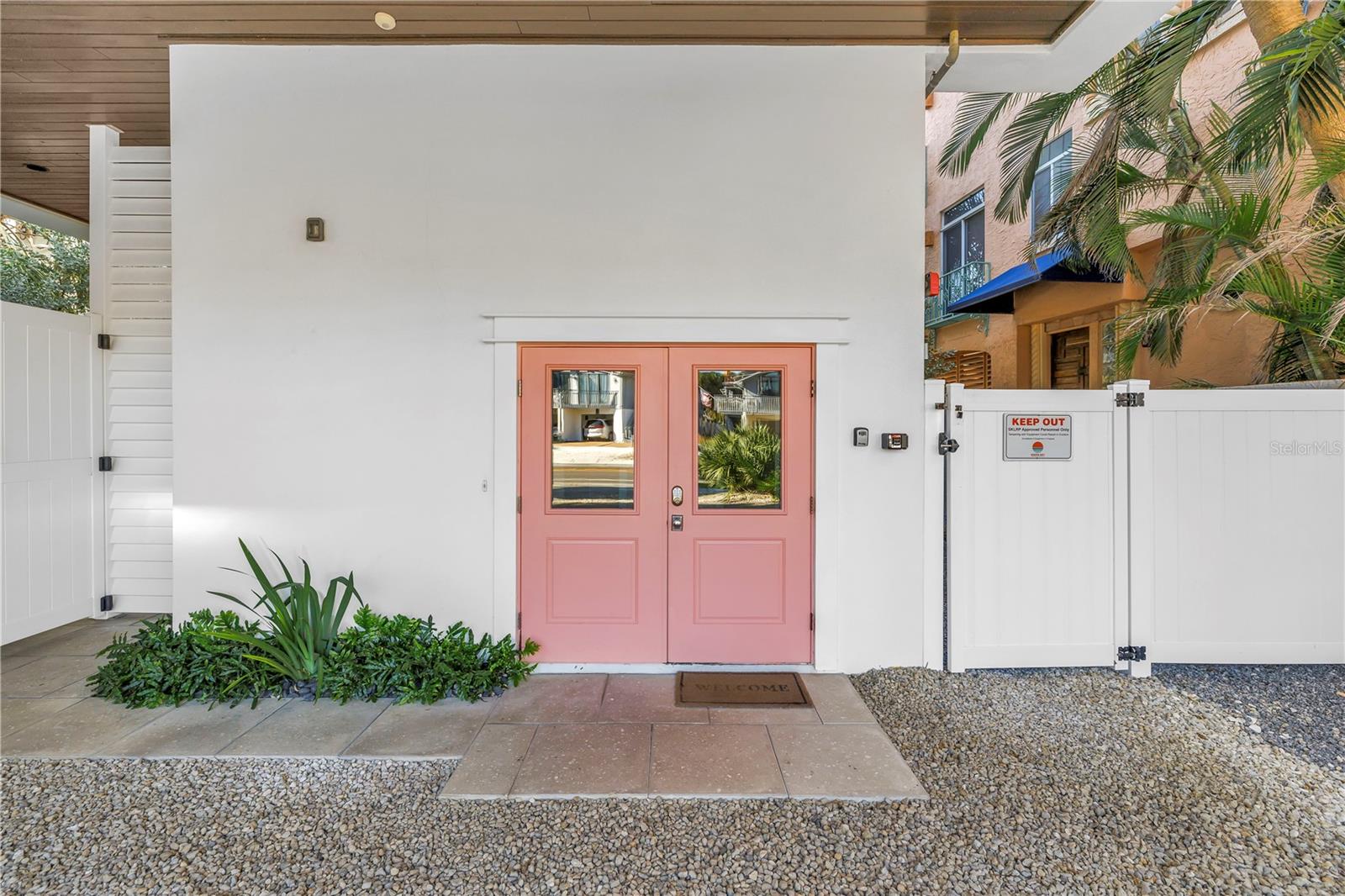 Listing photo id 4 for 316 Beach Road