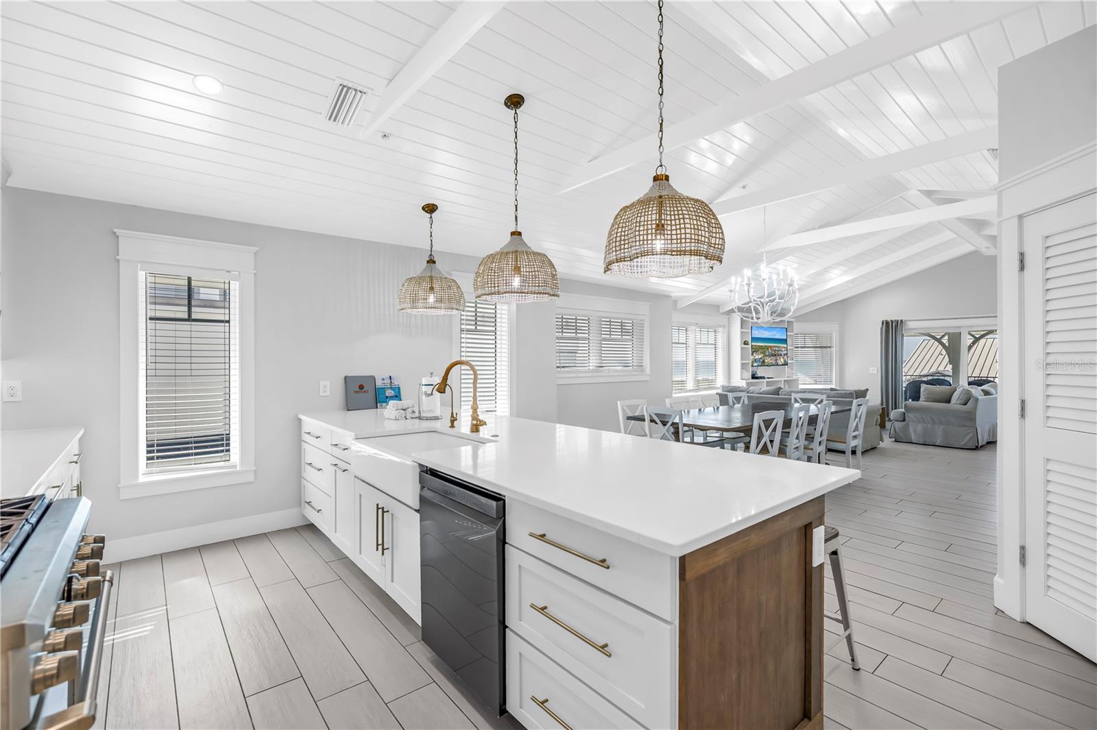 Listing photo id 77 for 316 Beach Road