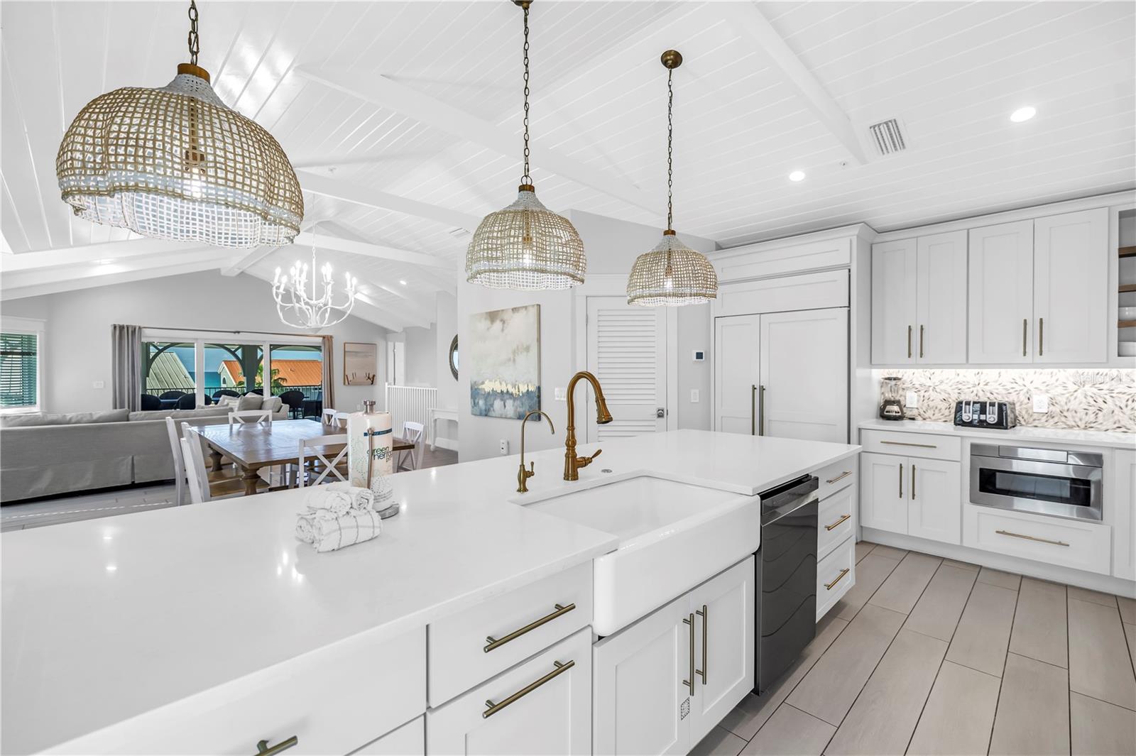 Listing photo id 78 for 316 Beach Road