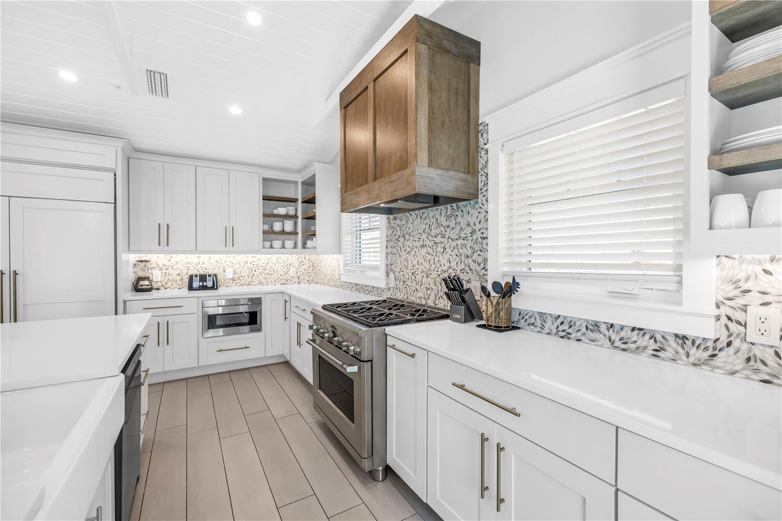 Listing photo id 79 for 316 Beach Road