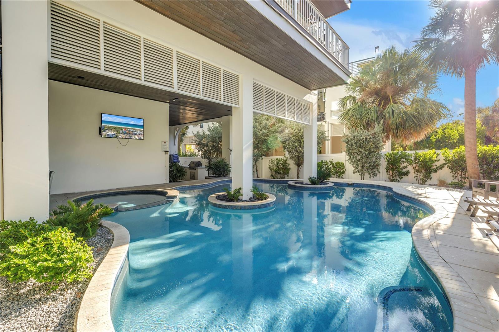 Listing photo id 92 for 316 Beach Road