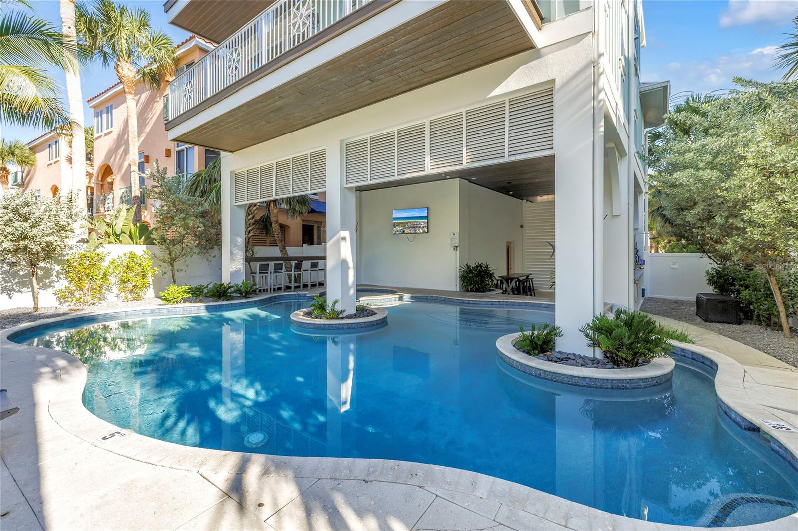 Listing photo id 95 for 316 Beach Road