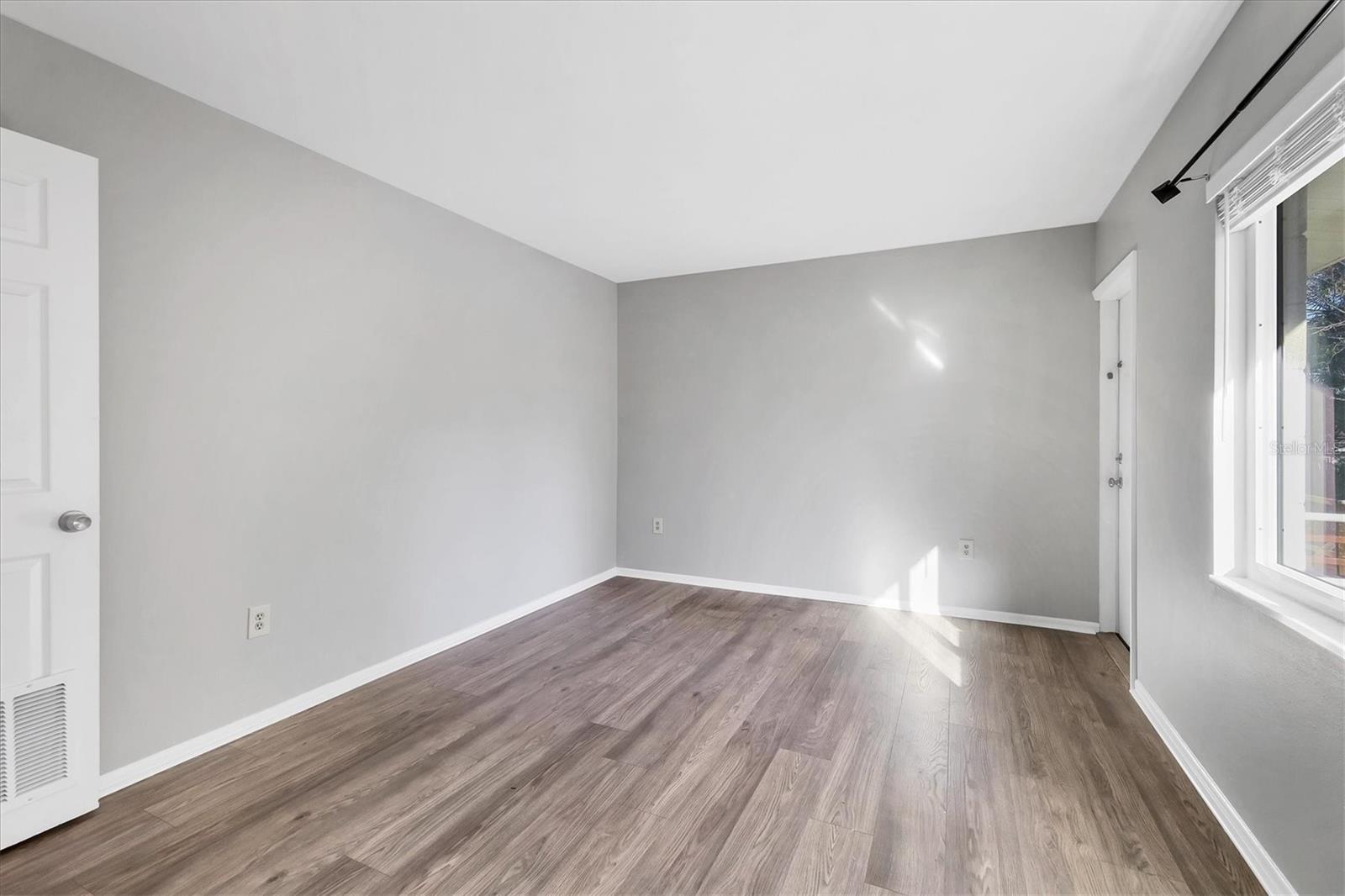 Image 16 of 44 For 2304 Ringling Boulevard 207