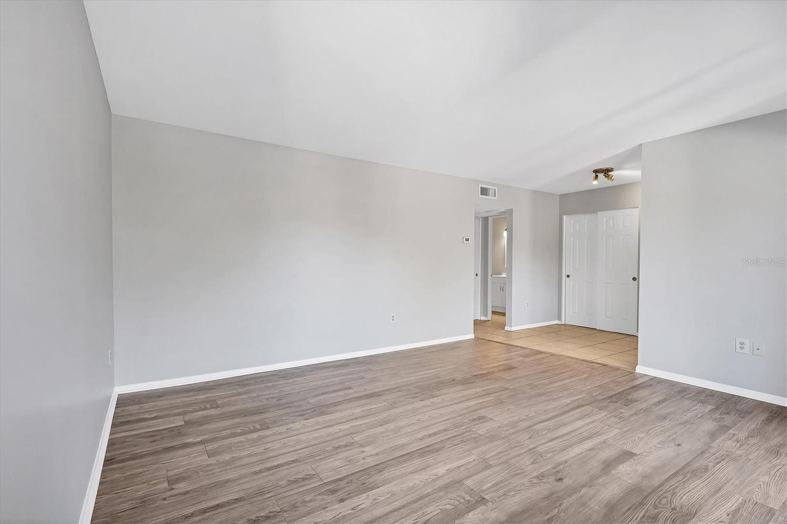 Image 6 of 44 For 2304 Ringling Boulevard 207