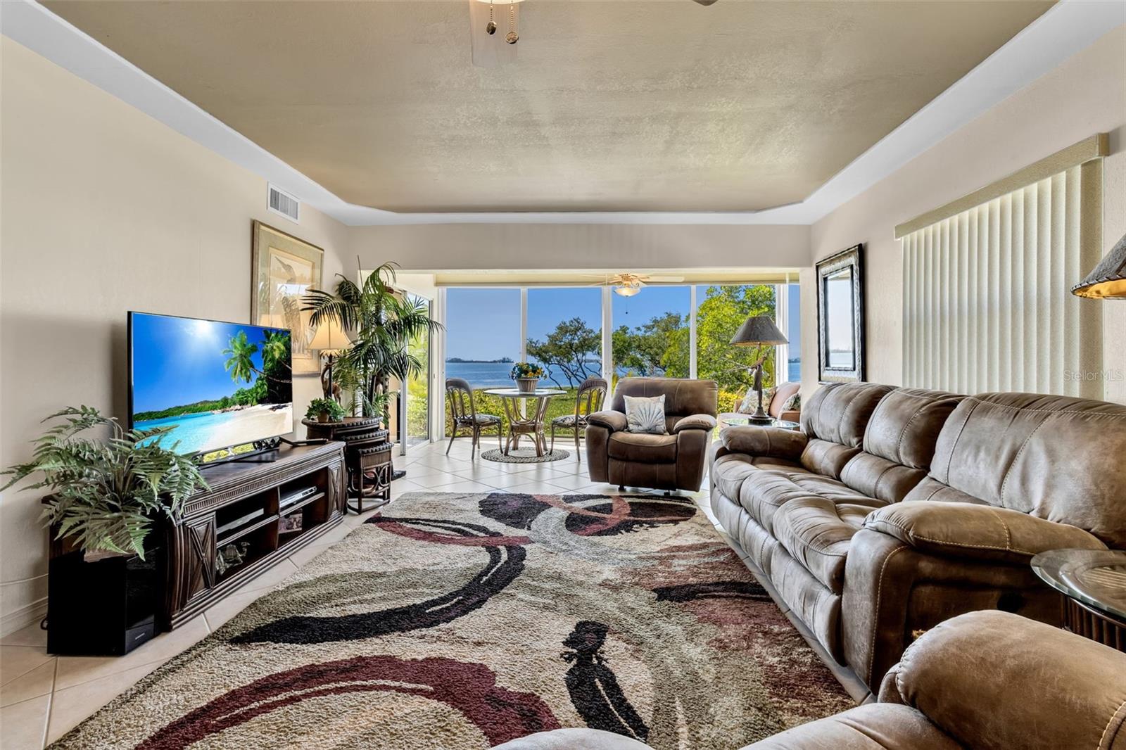 Image 4 of 32 For 4704 Independence Drive 4704