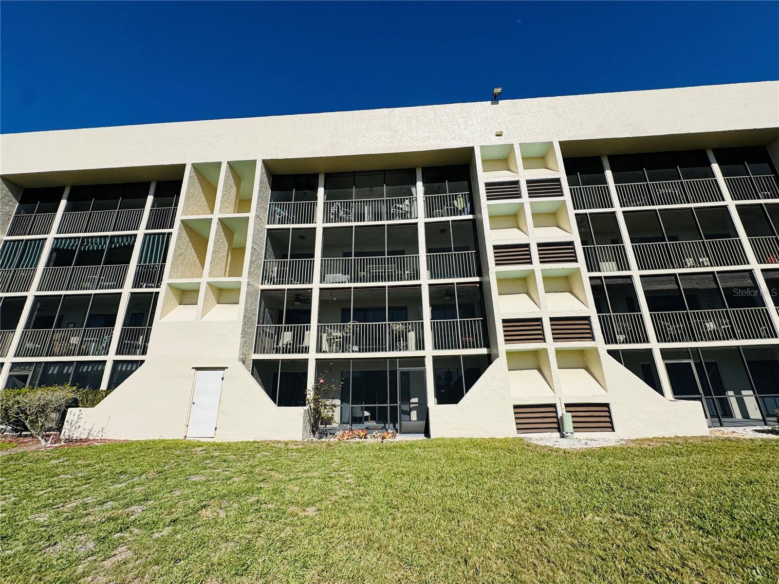 Image 24 of 28 For 4119 61st Avenue Terrace W 102