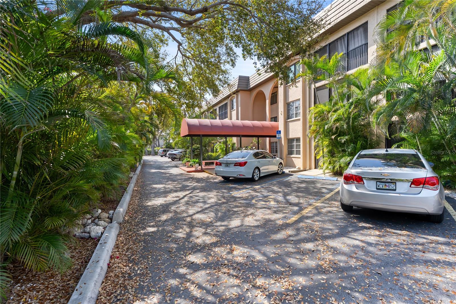 Listing photo id 22 for 3700 Osprey Avenue 118