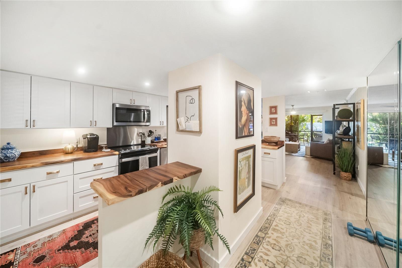 Listing photo id 51 for 3700 Osprey Avenue 118