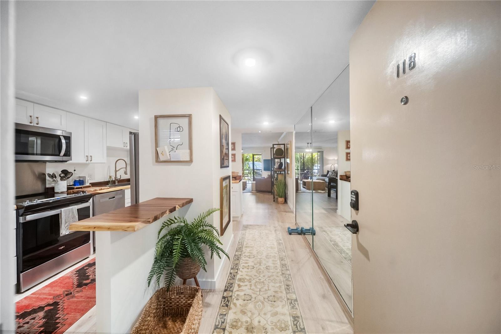 Listing photo id 53 for 3700 Osprey Avenue 118