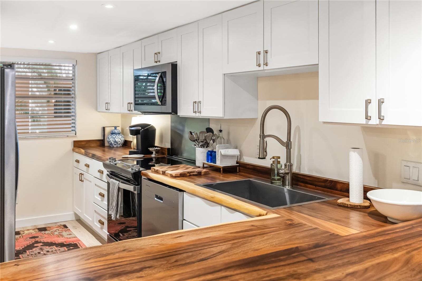 Listing photo id 57 for 3700 Osprey Avenue 118