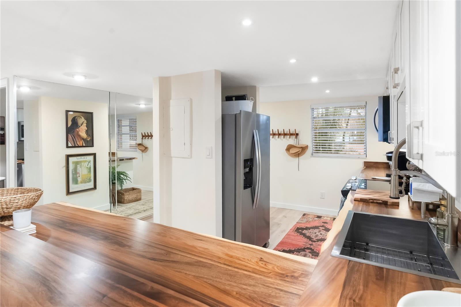 Listing photo id 58 for 3700 Osprey Avenue 118