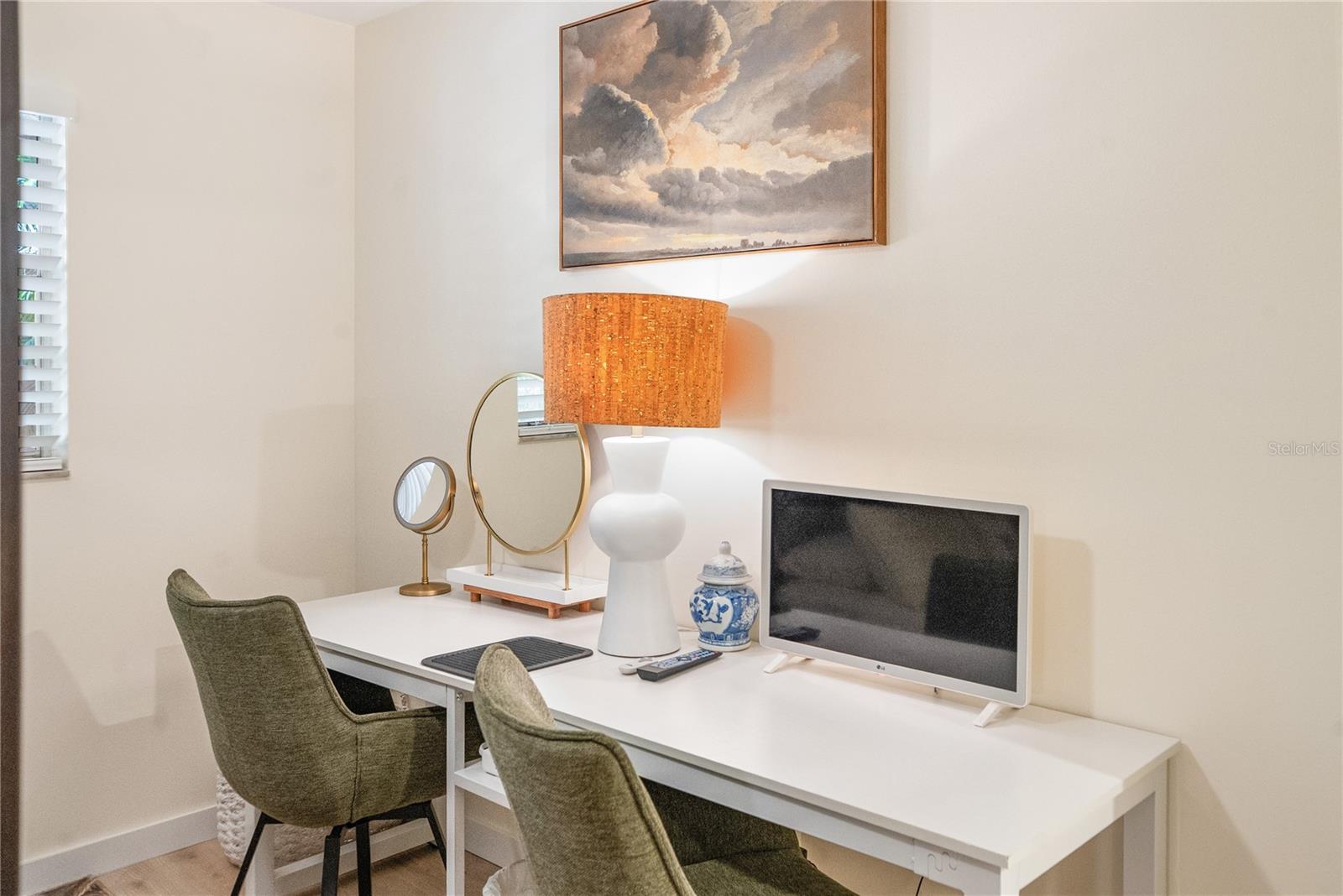 Listing photo id 59 for 3700 Osprey Avenue 118