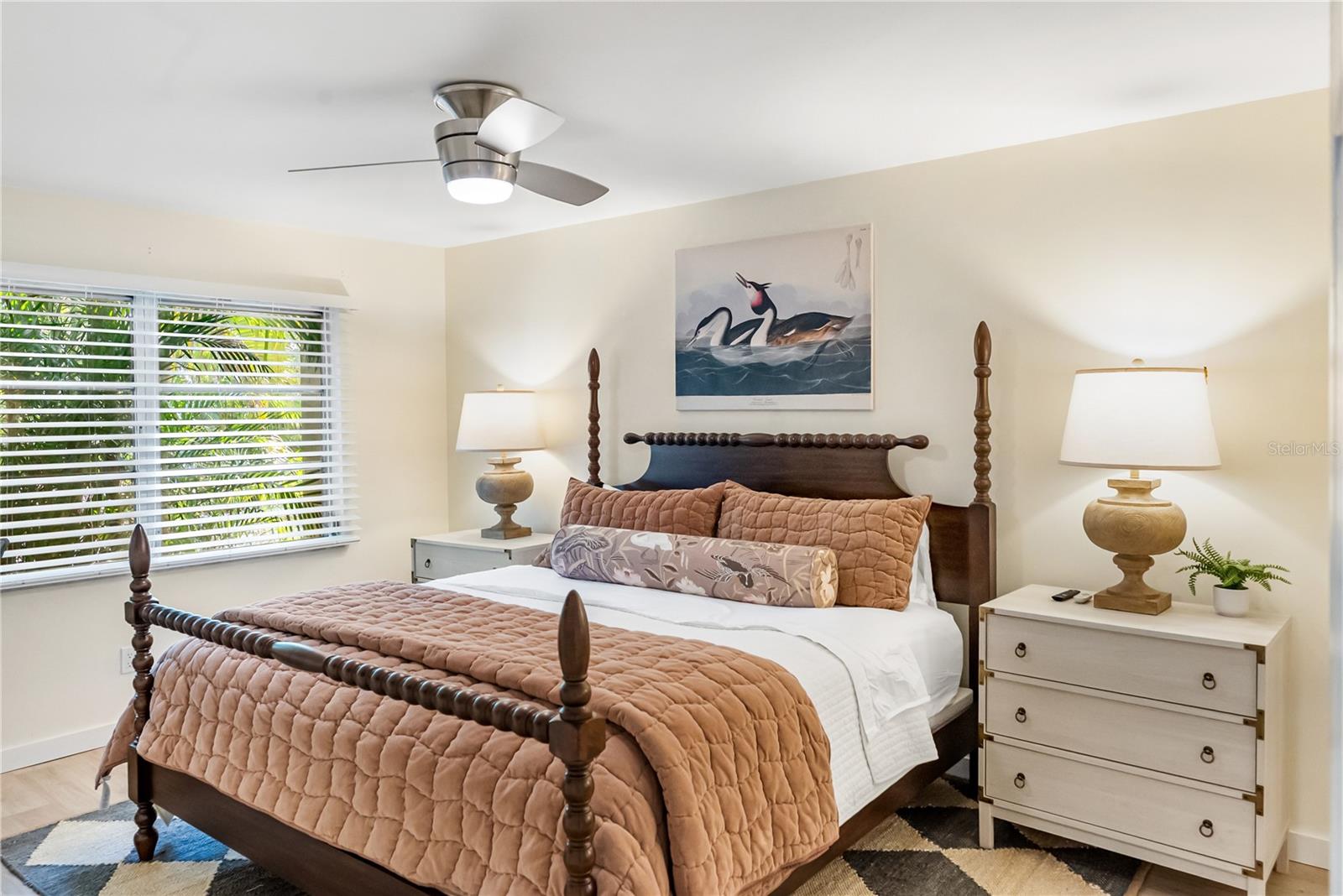 Listing photo id 64 for 3700 Osprey Avenue 118