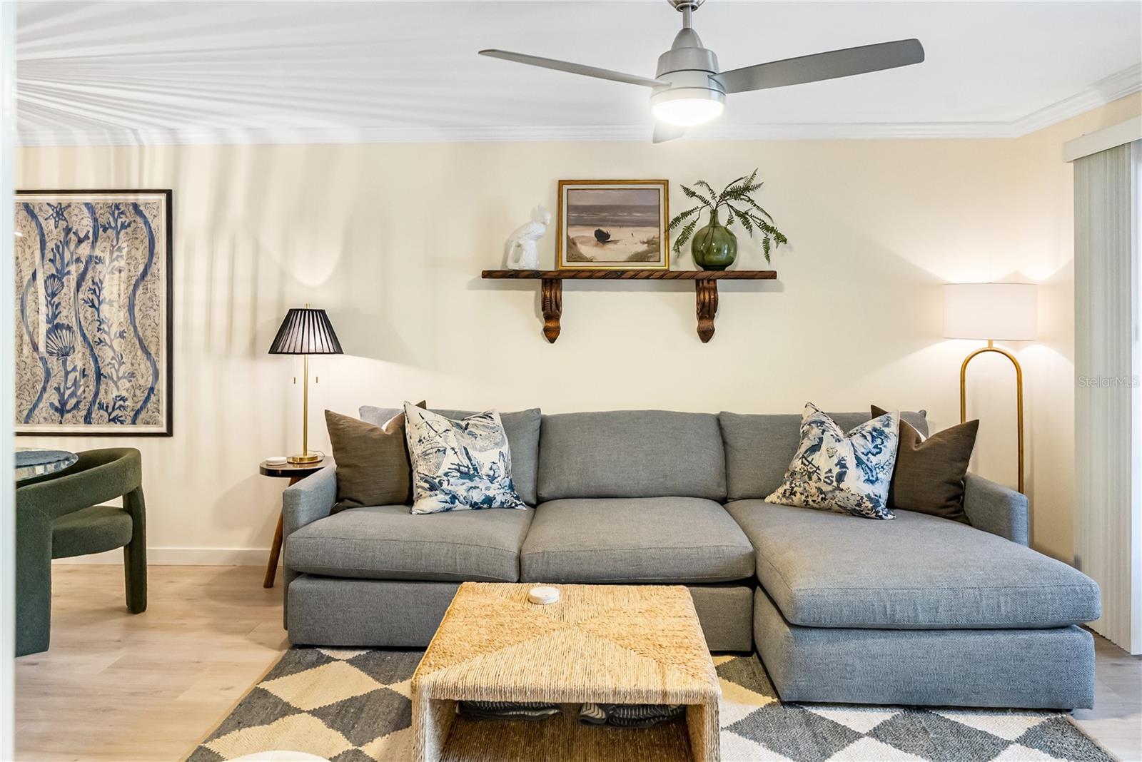 Listing photo id 65 for 3700 Osprey Avenue 118