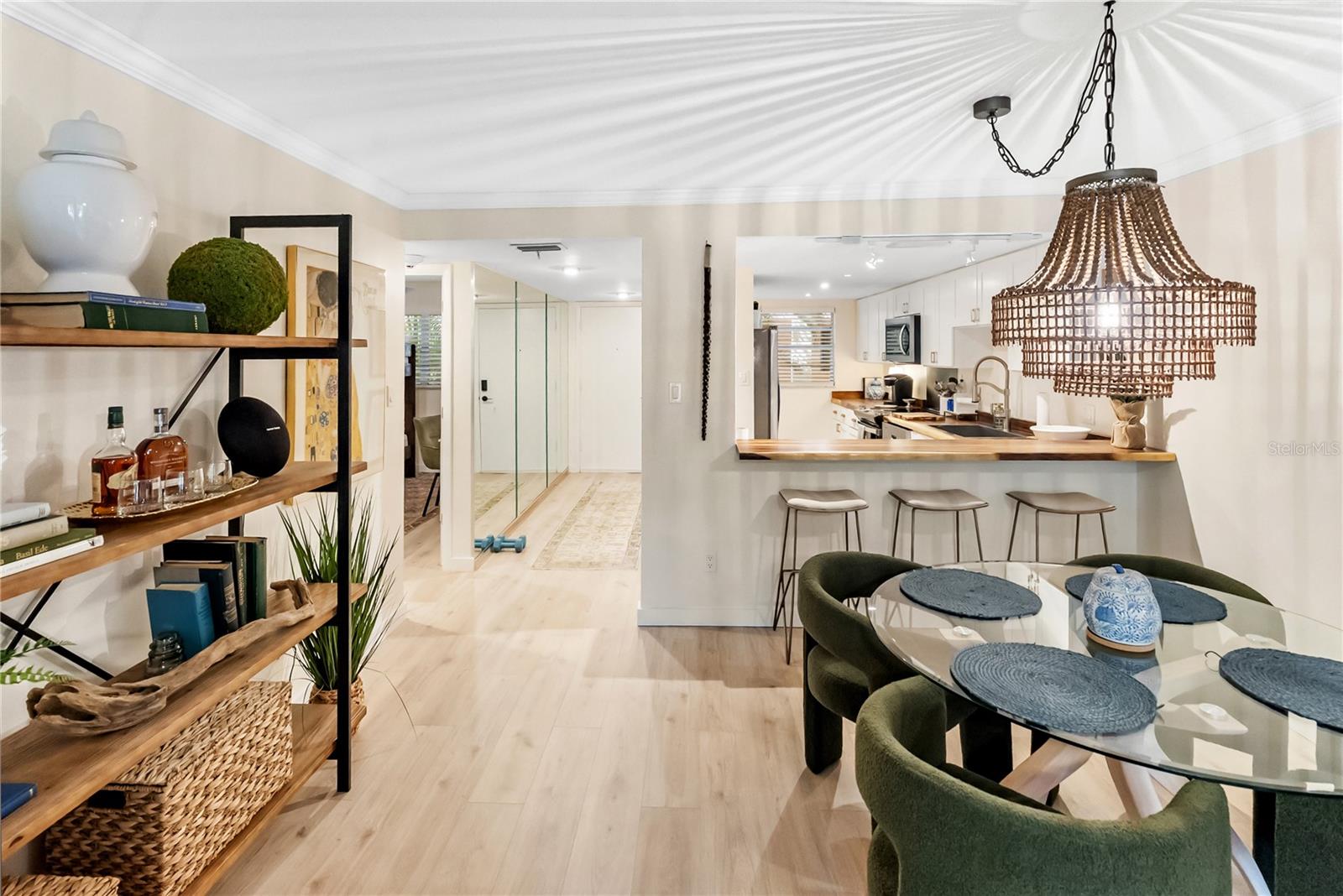 Listing photo id 66 for 3700 Osprey Avenue 118