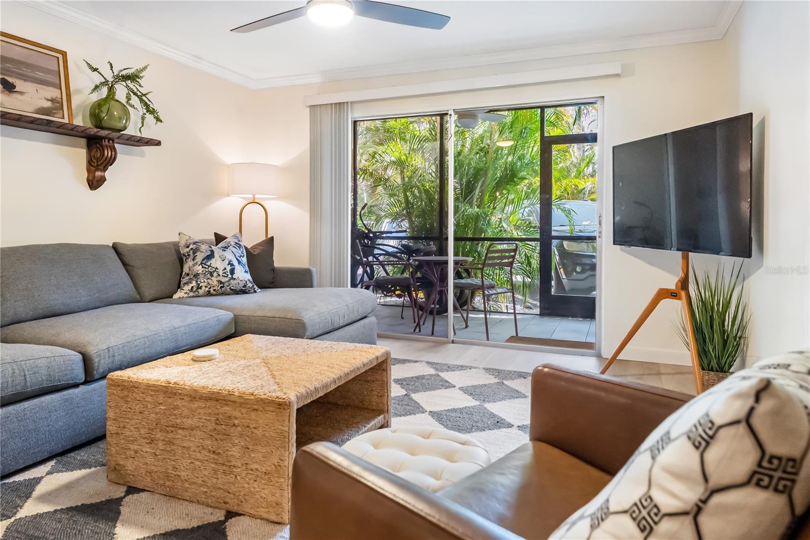 Listing photo id 71 for 3700 Osprey Avenue 118