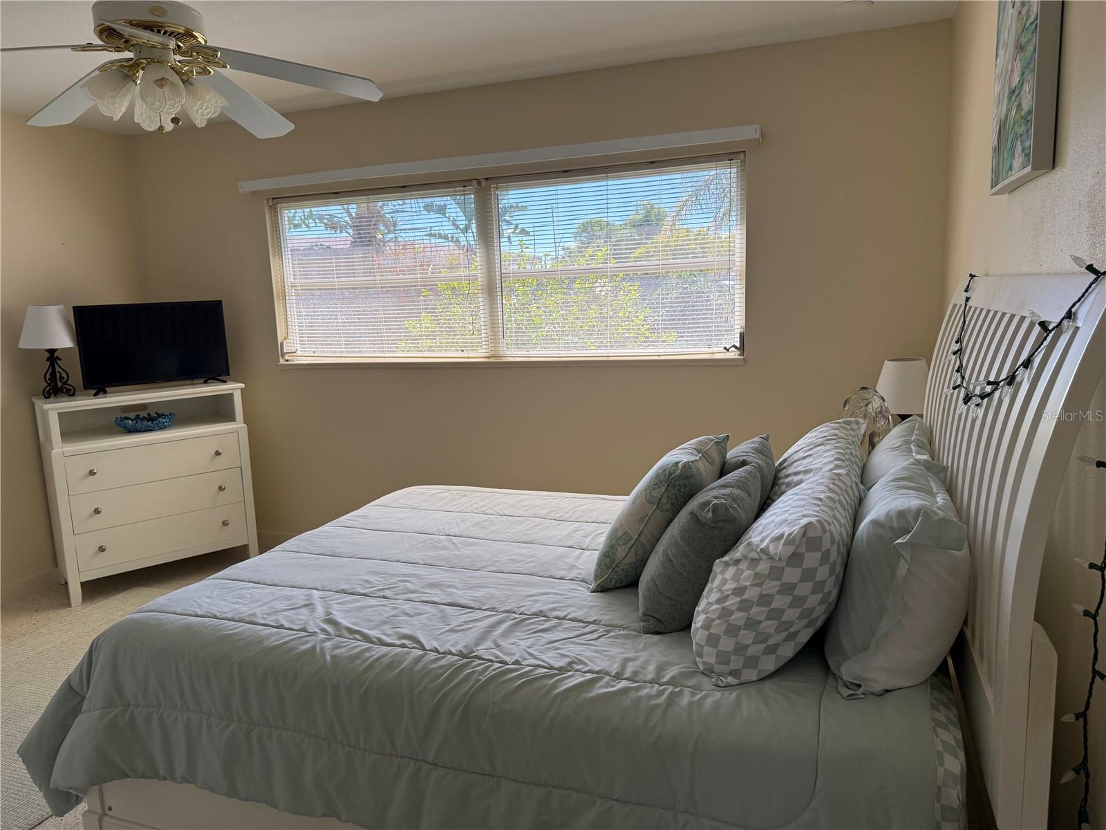 Image 25 of 49 For 490 Creek Lane Drive