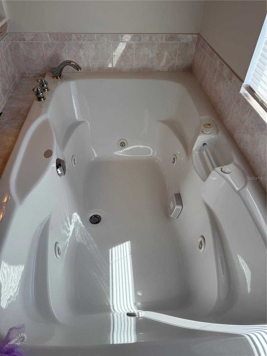 Image 39 of 49 For 490 Creek Lane Drive