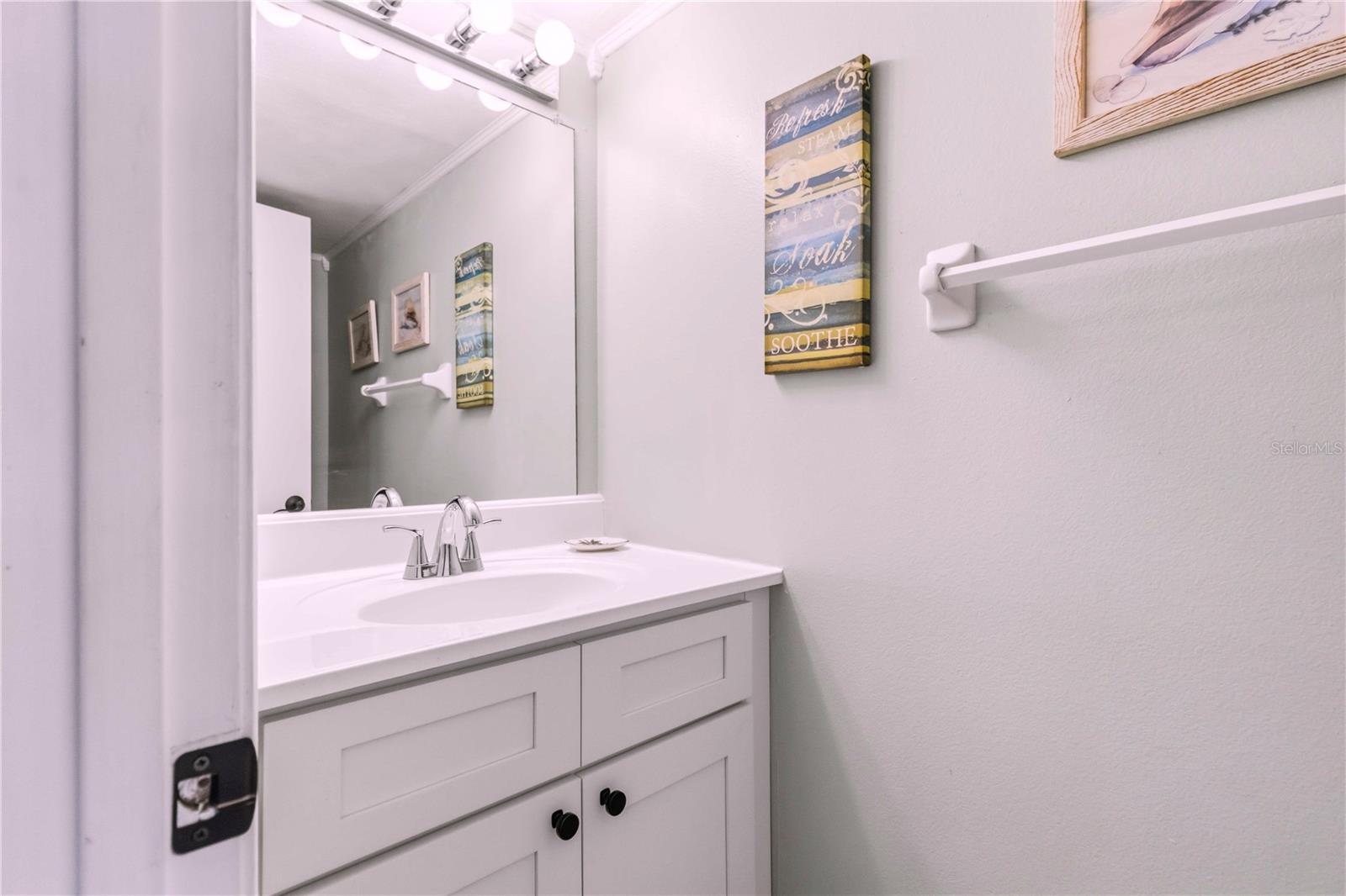 Image 17 of 30 For 635 30th Avenue W F109