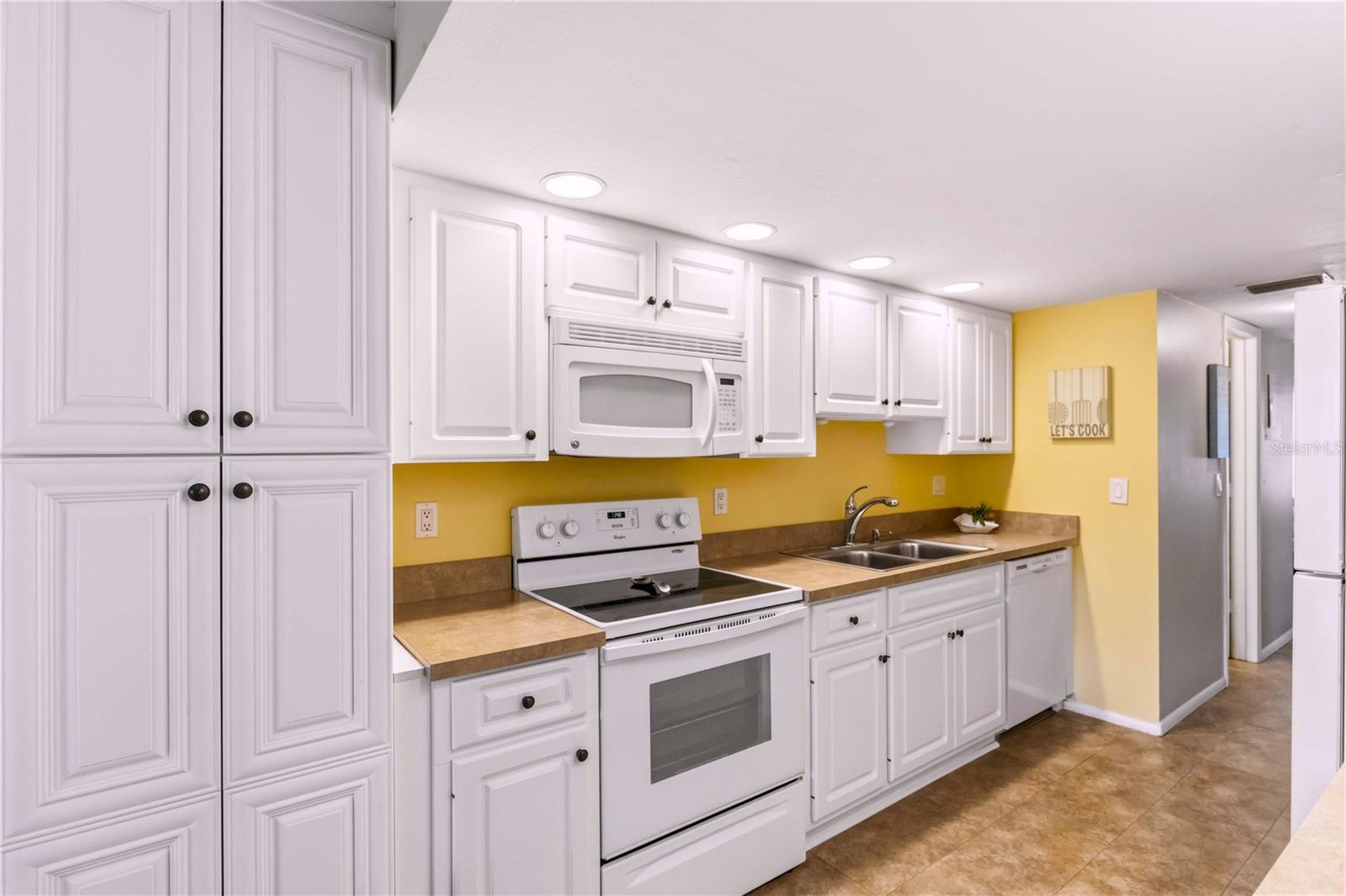 Image 8 of 30 For 635 30th Avenue W F109