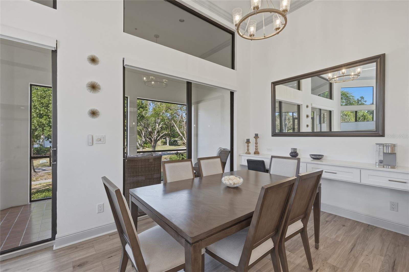 Image 11 of 88 For 1912 Harbourside Drive 604