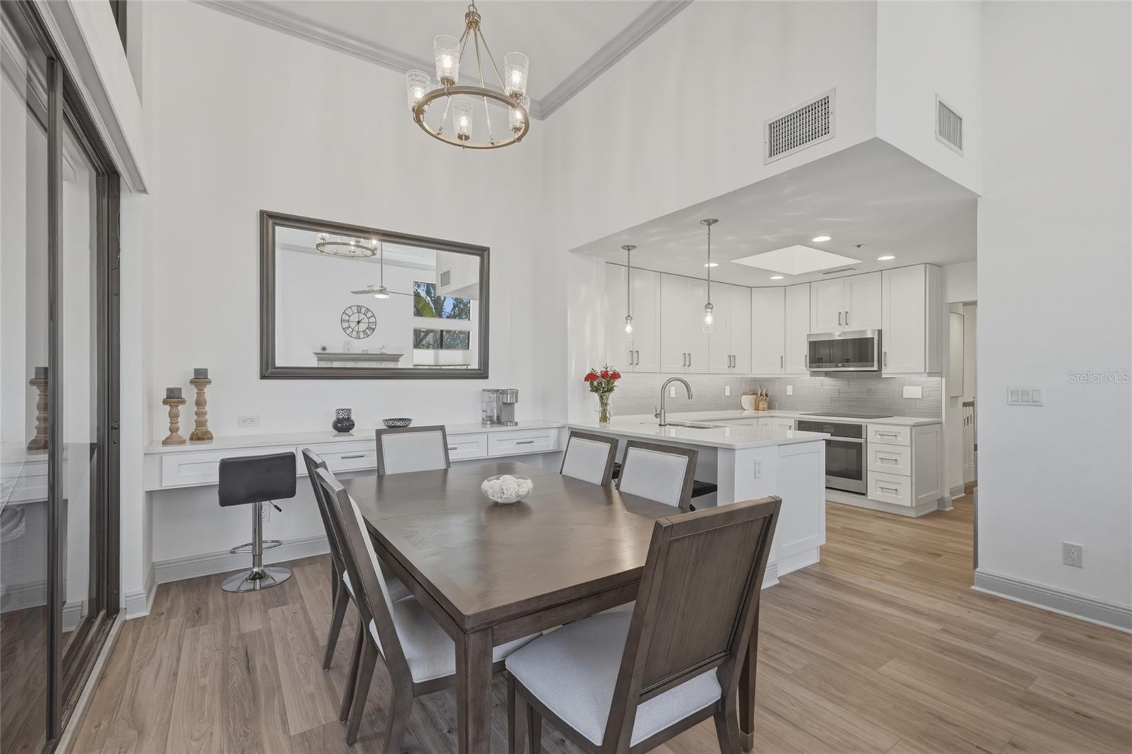 Image 12 of 88 For 1912 Harbourside Drive 604