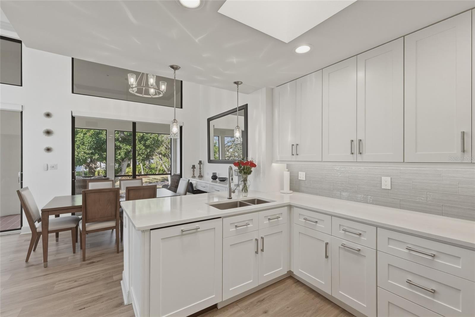 Image 14 of 88 For 1912 Harbourside Drive 604