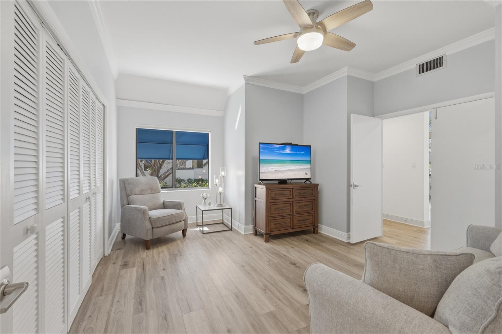 Image 23 of 88 For 1912 Harbourside Drive 604